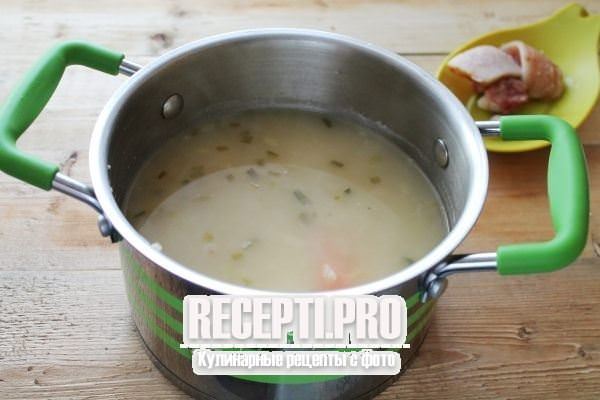 Гороховый суп-пюре с варено-копченой грудинкой