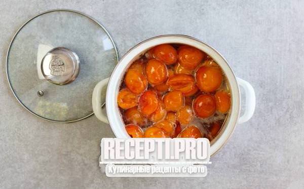 Янтарное варенье из абрикосов дольками