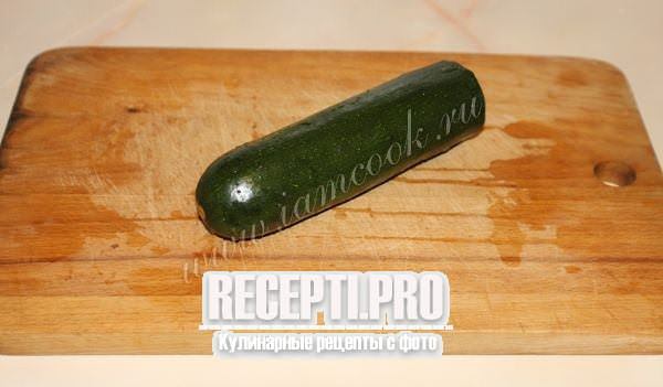 Кабачки цукини жареные с луком порей