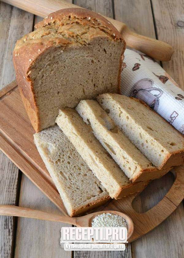 Хлеб из ржано-пшеничной муки с кунжутом (в хлебопечке)