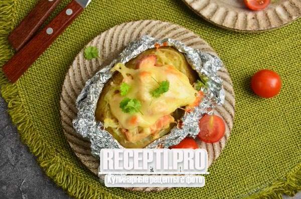 Крошка-картошка с сосисками в горчице