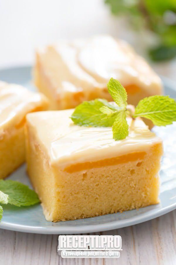 Пирог с персиками и сметаной