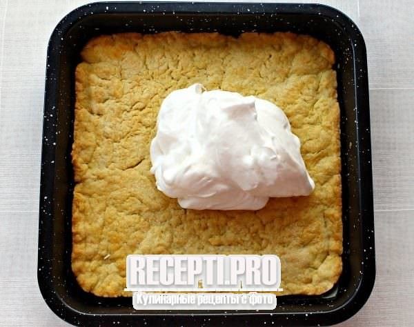 Пирог с замороженной малиной на кефире - рецепт в духовке с пошаговыми фото