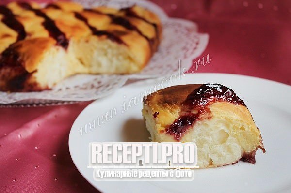 Пирог со сливочно-творожным сыром