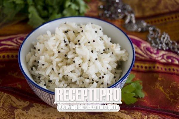 Рассыпчатый рис с семенами черной горчицы