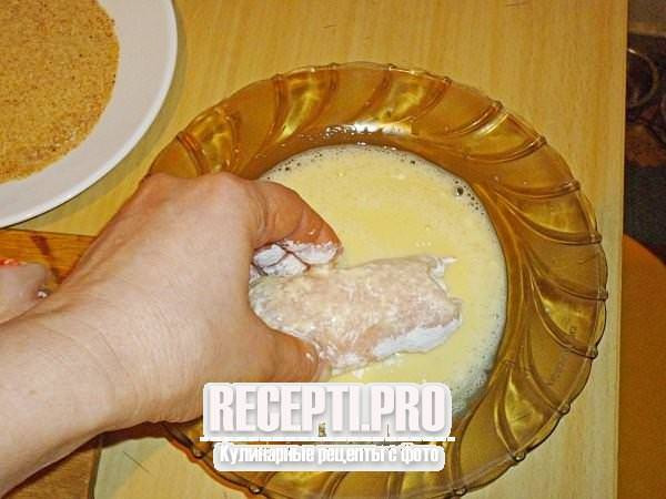 Рулетики куриные с крабовыми палочками и сыром