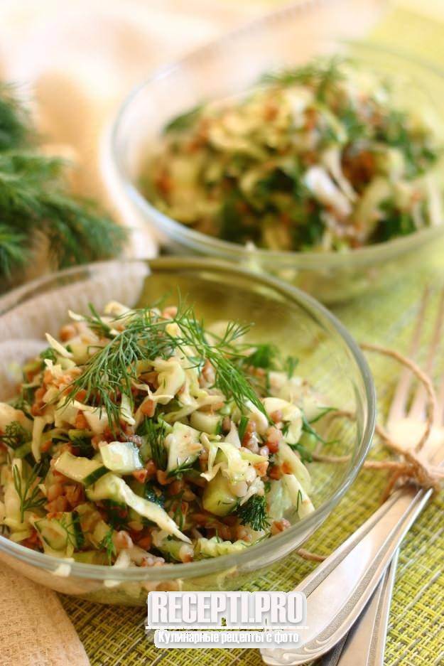 Салат с гречкой, огурцами и капустой