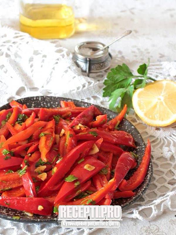 Салат с жареным болгарским перцем