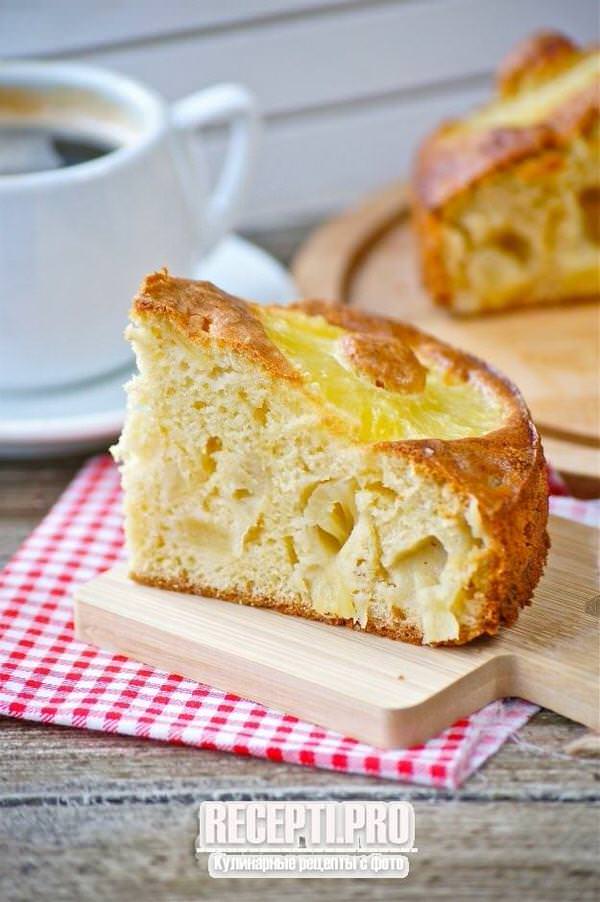 Шарлотка с ананасом