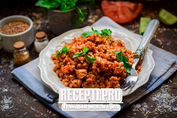 Свинина с гречкой в томатном соусе