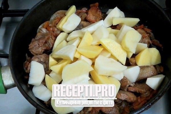 Тушеная картошка с фасолью и мясом
