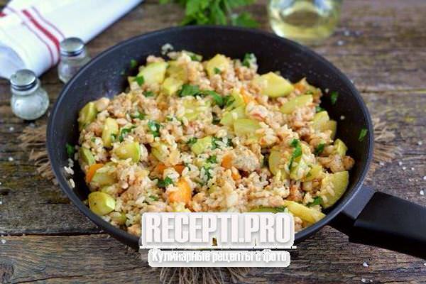 Тушеные кабачки с рисом и овощами — рецепт с фото